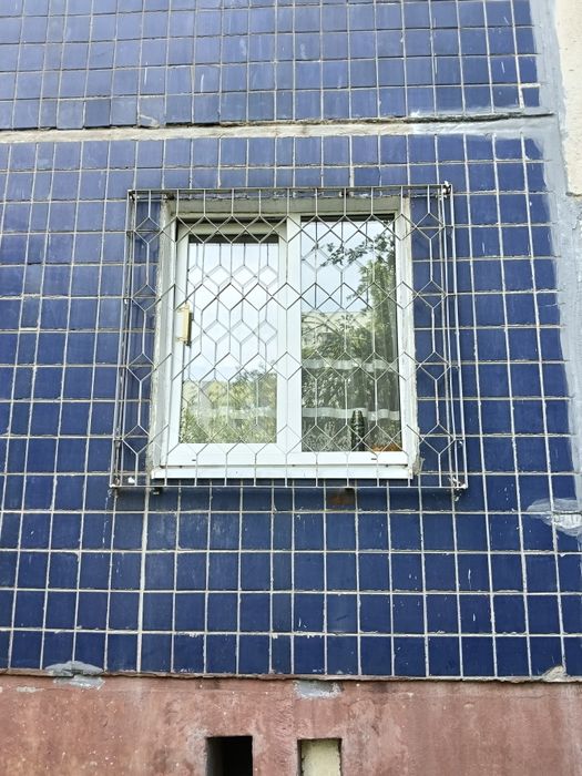 Ґрати віконні.Сихівські панелі.