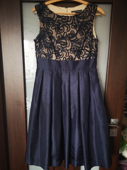Granatowa elegancka sukienka