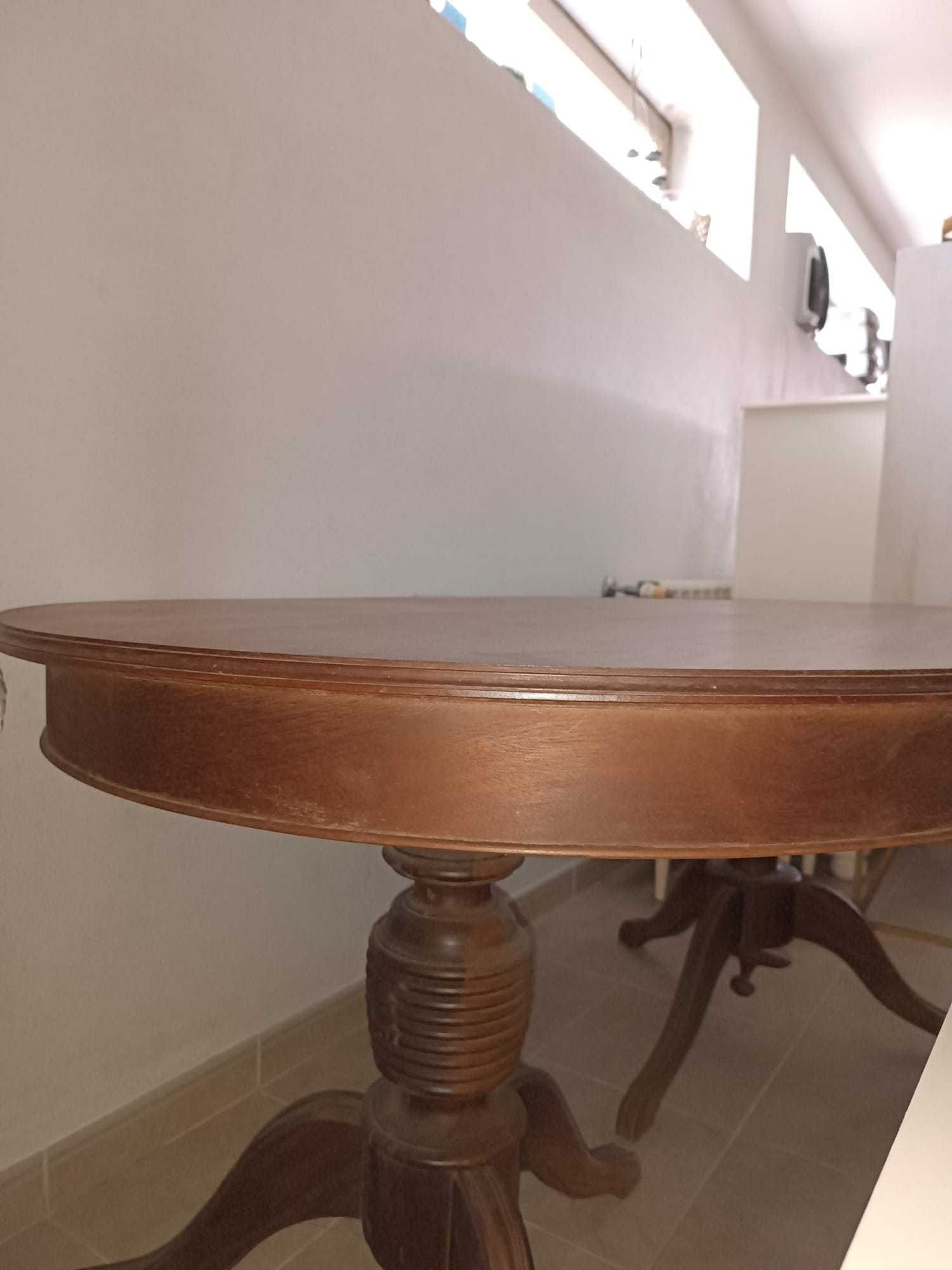Conjunto Antigo: Cristaleira + Mesa + Cadeiras