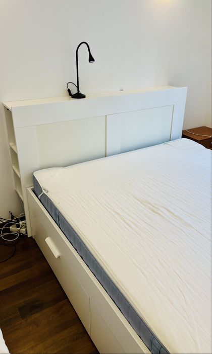 Łóżko Brimnes z szufladami i zagłówkiem, 160x200