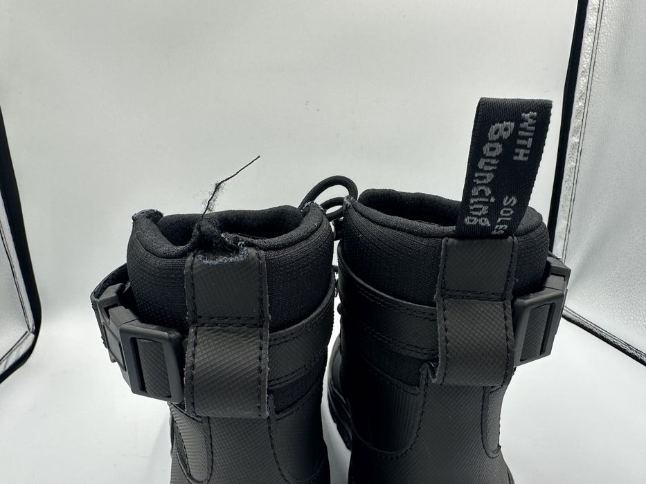 Botki czarne Dr.Martens 38 nowe z defektem