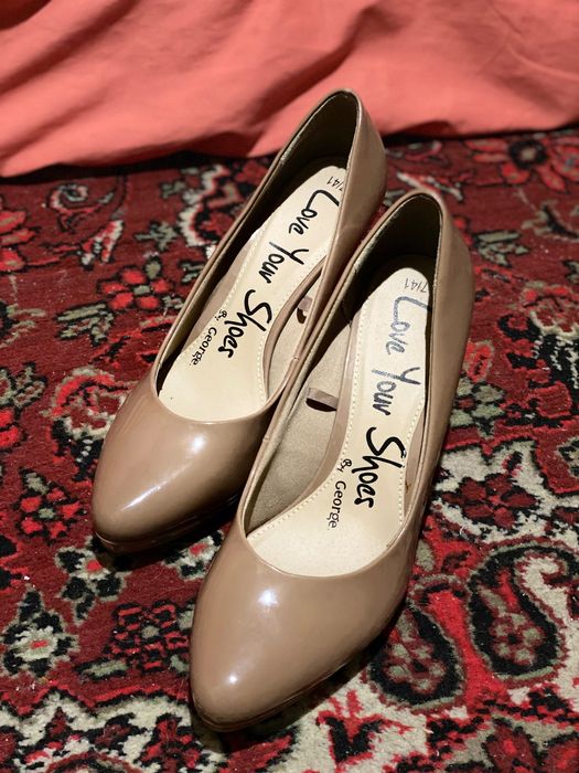 Нові туфлі Gerge