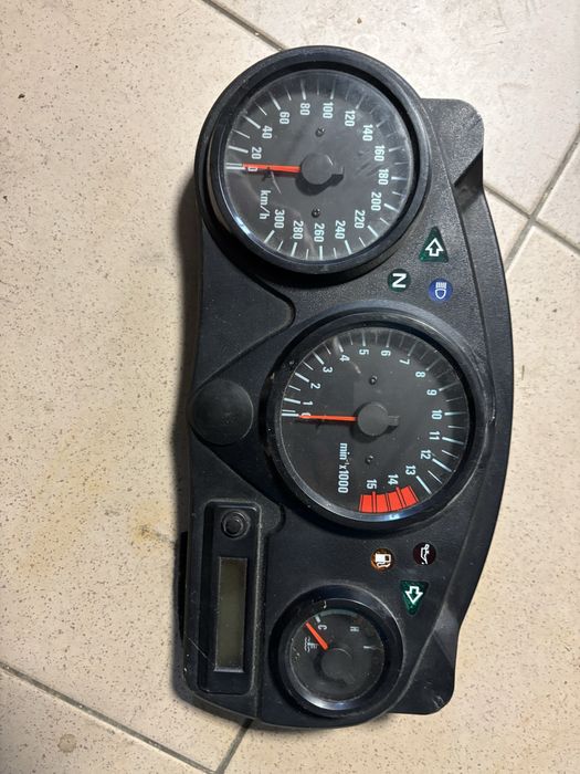 Zegary honda cbr 600f4 (uszkodzone )