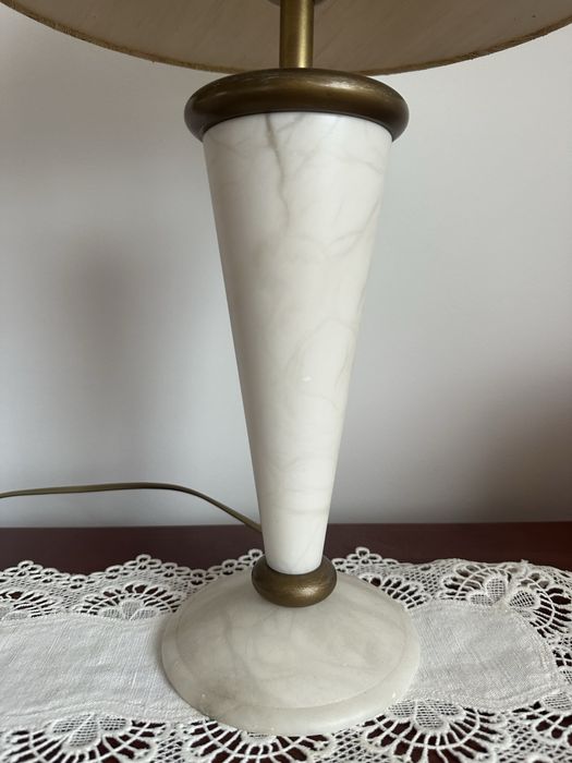 Candeeiro com pé mármore