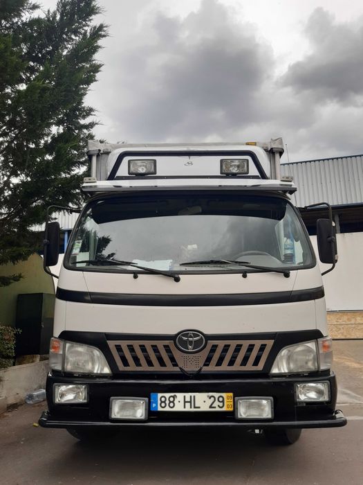 Totota dyna 7500kg