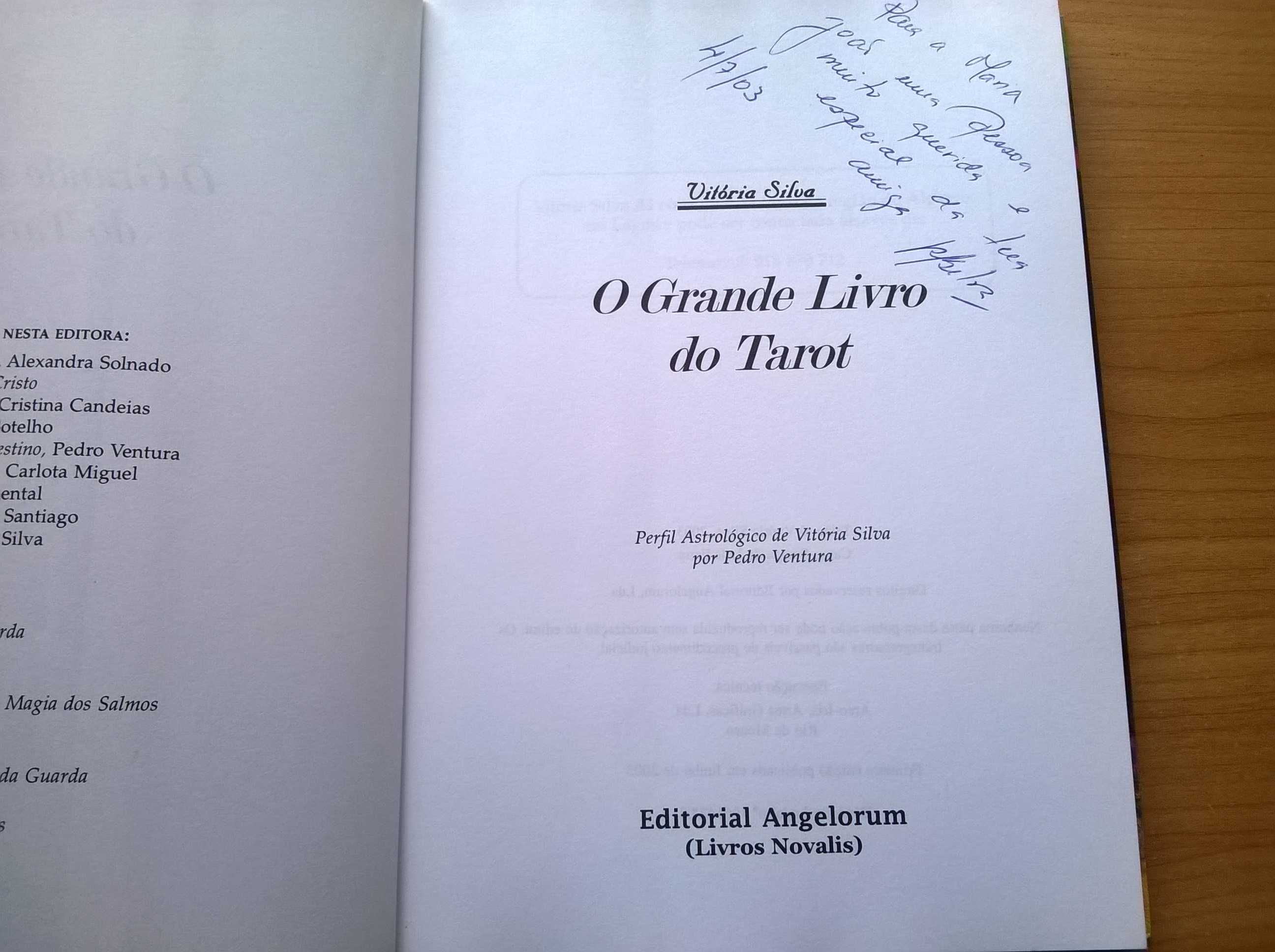 O Grande Livro do TAROT (autografado pela autora) - Vitória Silva