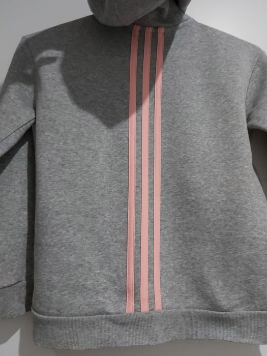 Piękna bluza z firmy ADIDAS 128 cm.