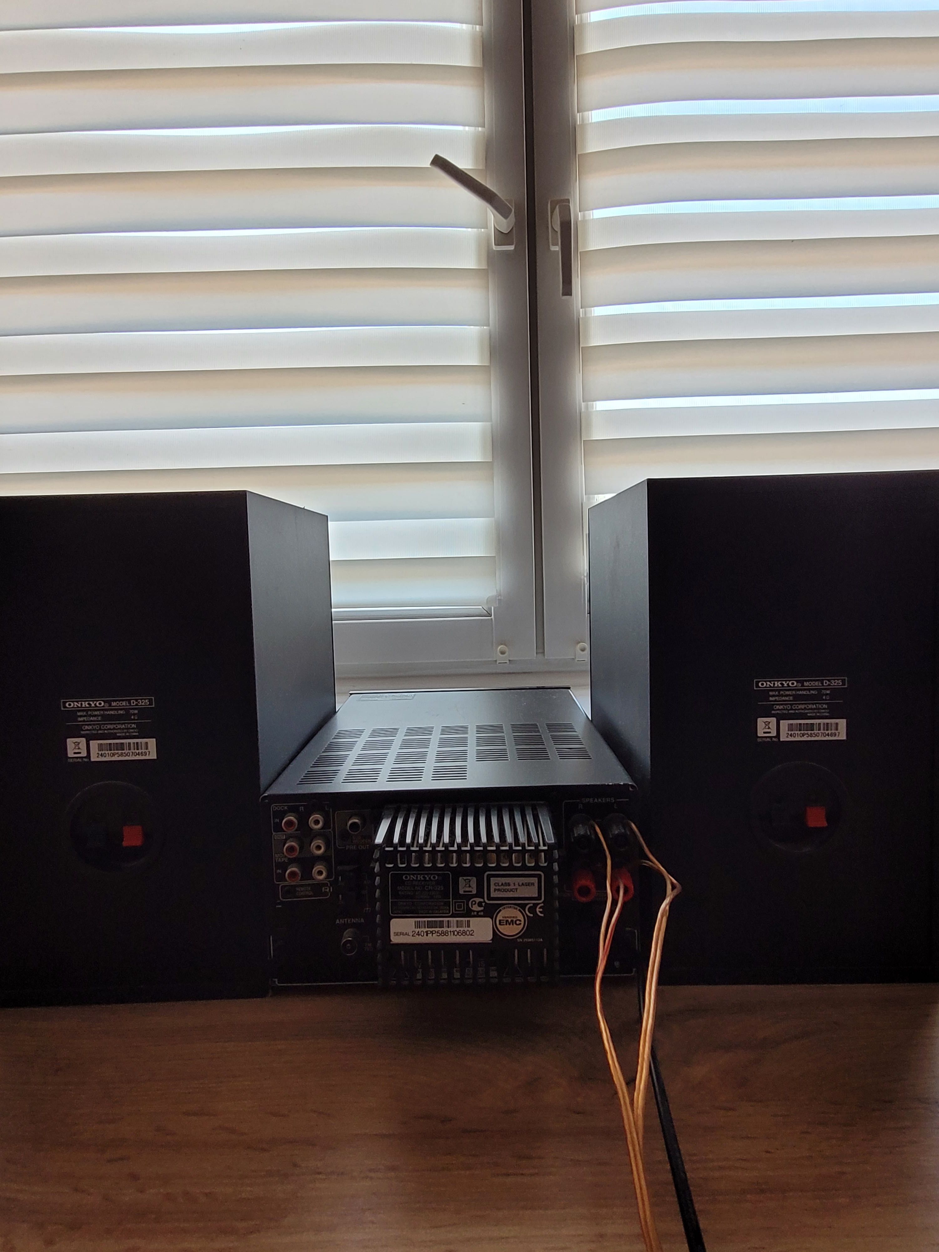 ONKYO CR-325 + dwa głośniki