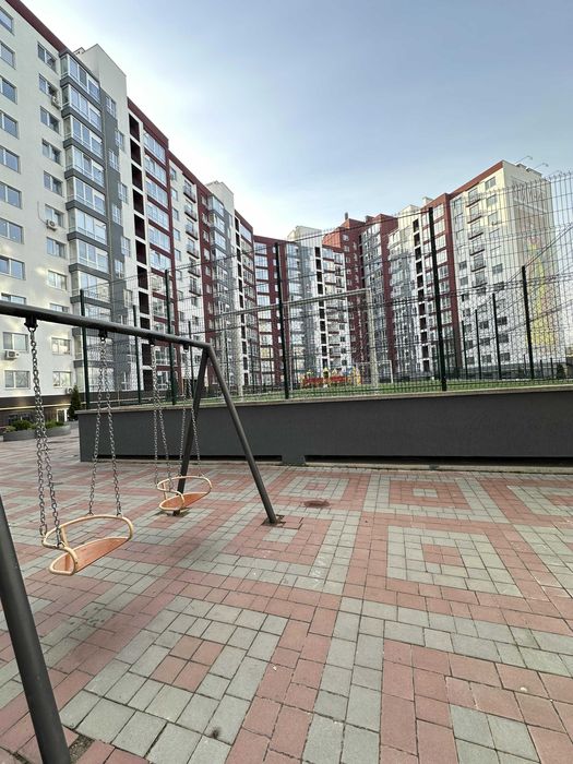 Продам двокімнатну квартиру  в центрі, видова парк річка поруч ратуша