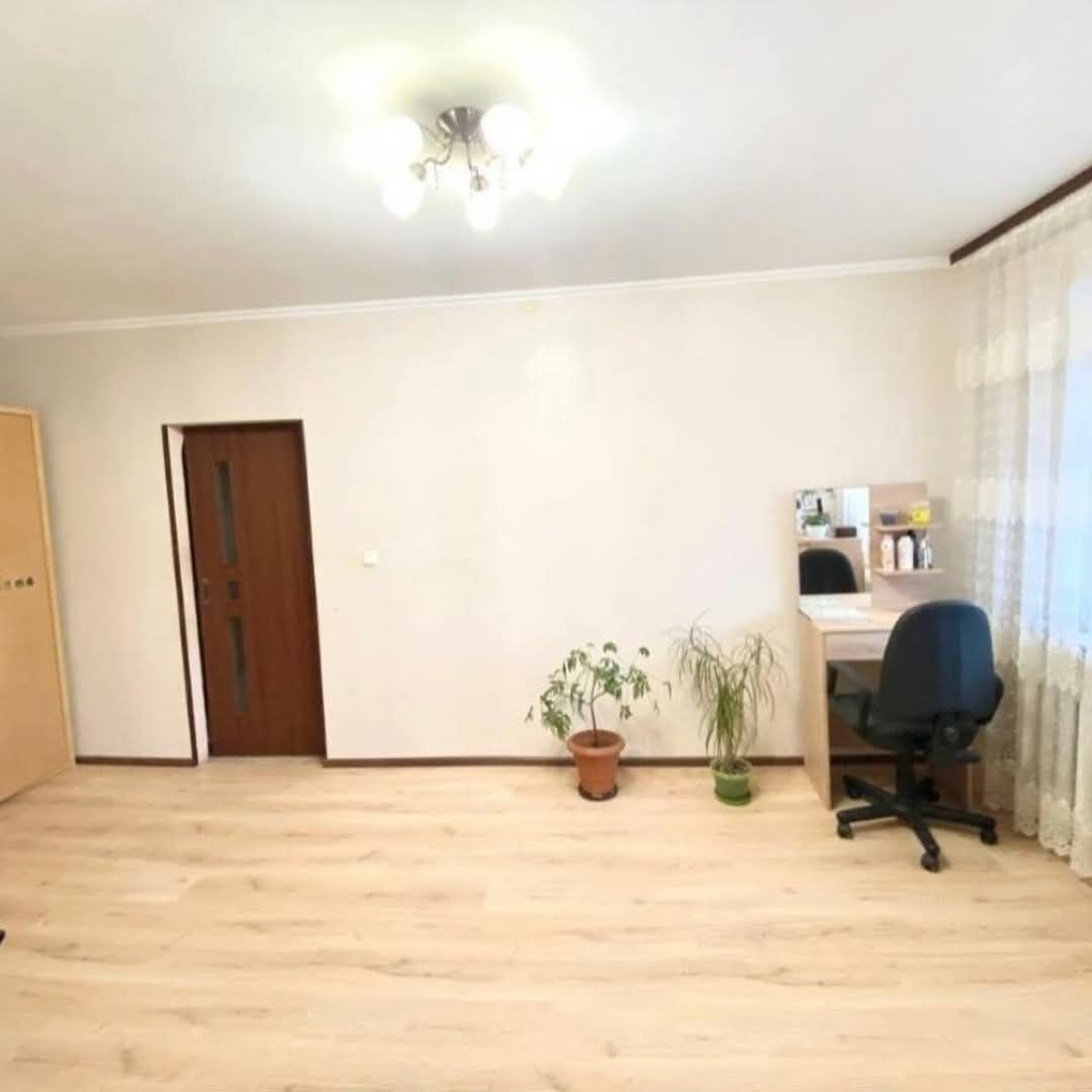 Продаж 2-кім кВ в ценлянгму будинку вул. Пасічна