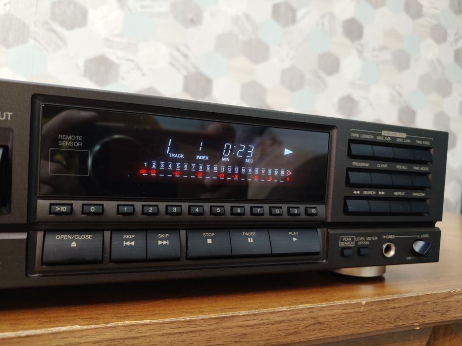 Odtwarzacz CD Technics SL-PG400A