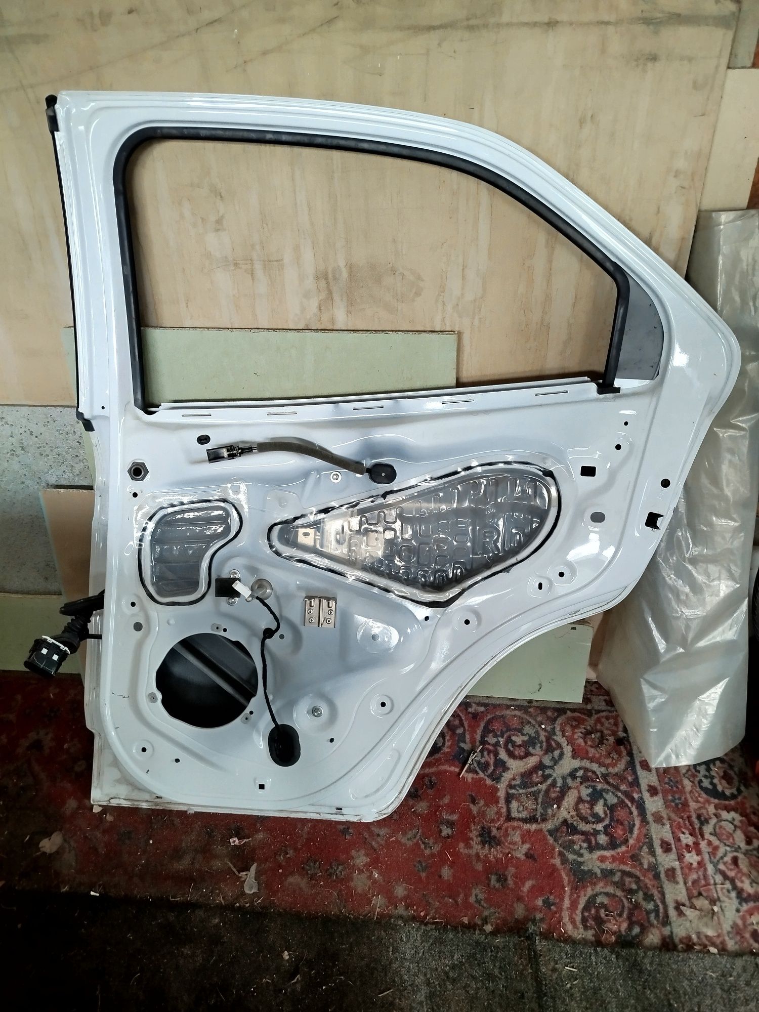 Ford Ka  plus 18+  , drzwi prawy tył