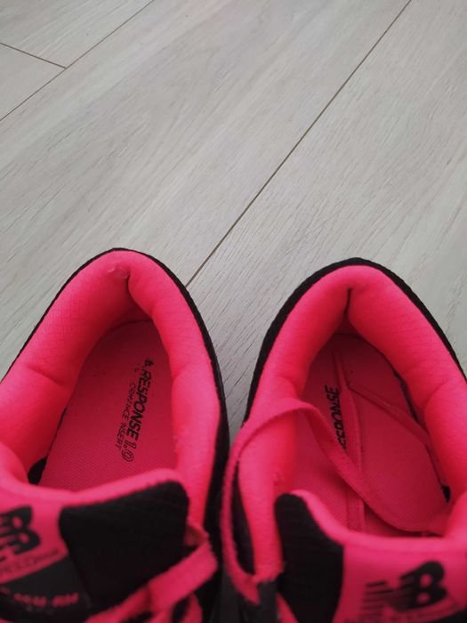 Czarno różowe buty New Balance 36