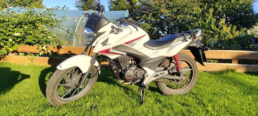 Honda CBF 125 biała perła super stan 2016 CB125F