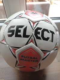 Piłka nożna halowa - Select . Model Futsal Master.