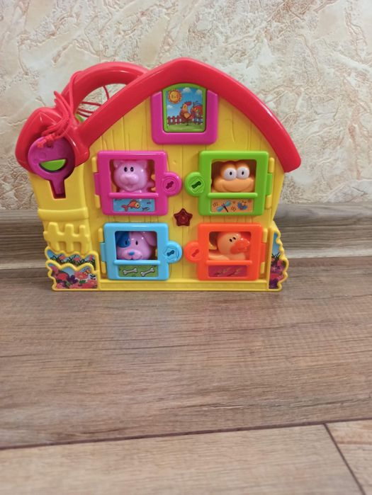 Музичний будинок, будинок-сортер,потяг, дитячий телефон, ліхтарик