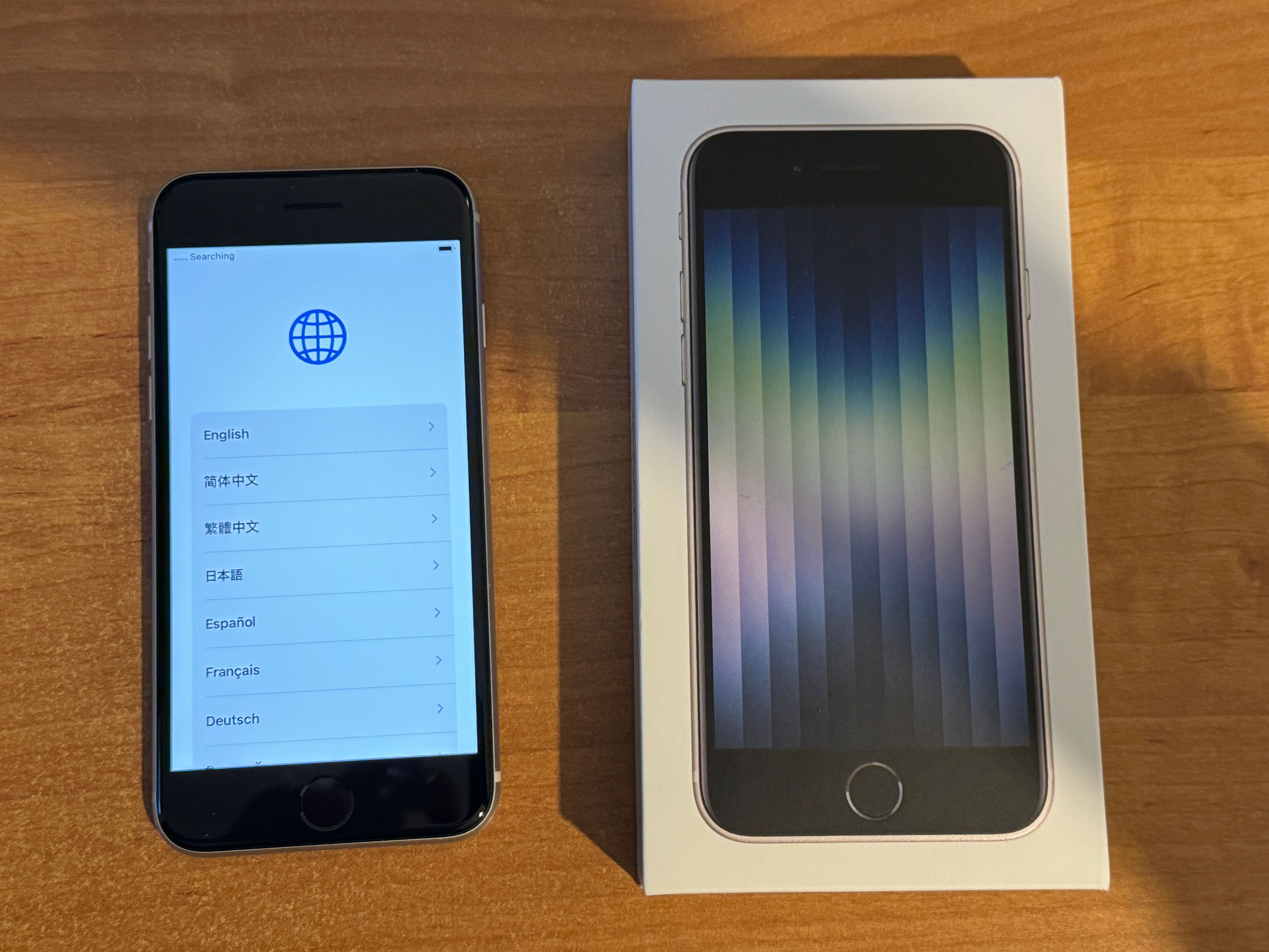 iPhone SE 2022 (128GB) Biały jak nowy z pudełkiem i kablem (A2783)