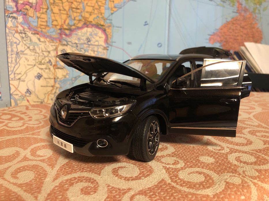 Renault kadjar 1/18  модель масштабна