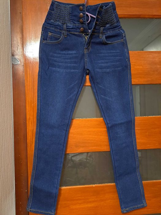 Джинси зимові нові, розмір 27