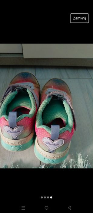 Buty ze świecącą podeszwą 25