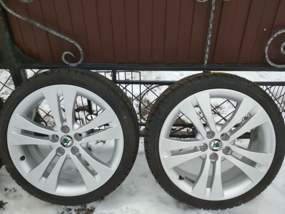 Литые диски Skoda VAG дизайн Trinity r17 5x100, шины Pirelli sottozero