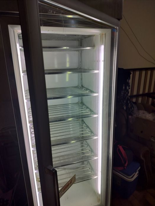 Vendo arca congeladora vertical fricon