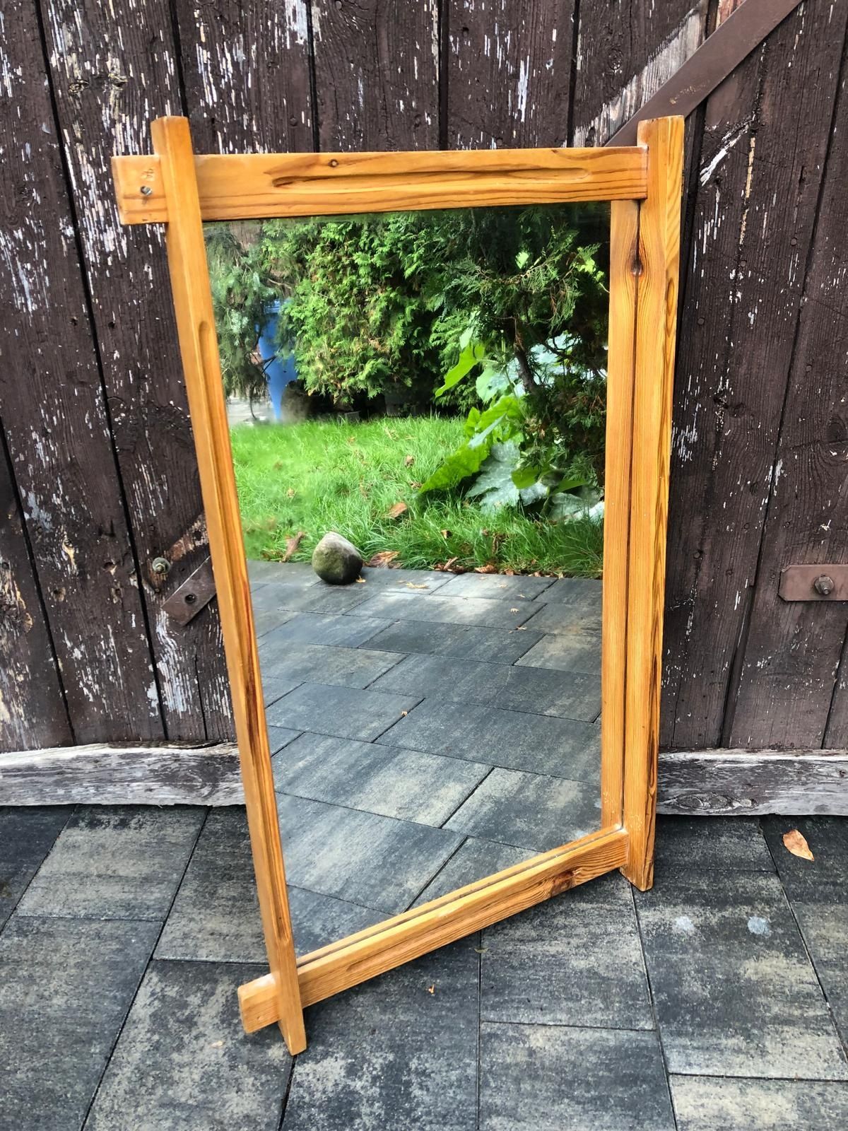 Lustro w drewnianej ramie 93/57