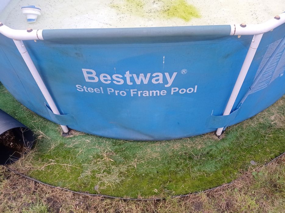 Basen stelażowy 305