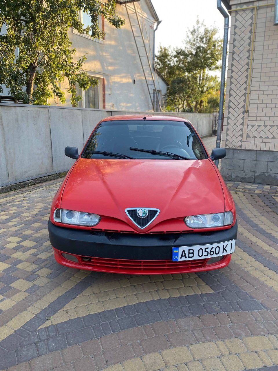 Alfa Romeo 146  відчуйте себе в салоні ферарі