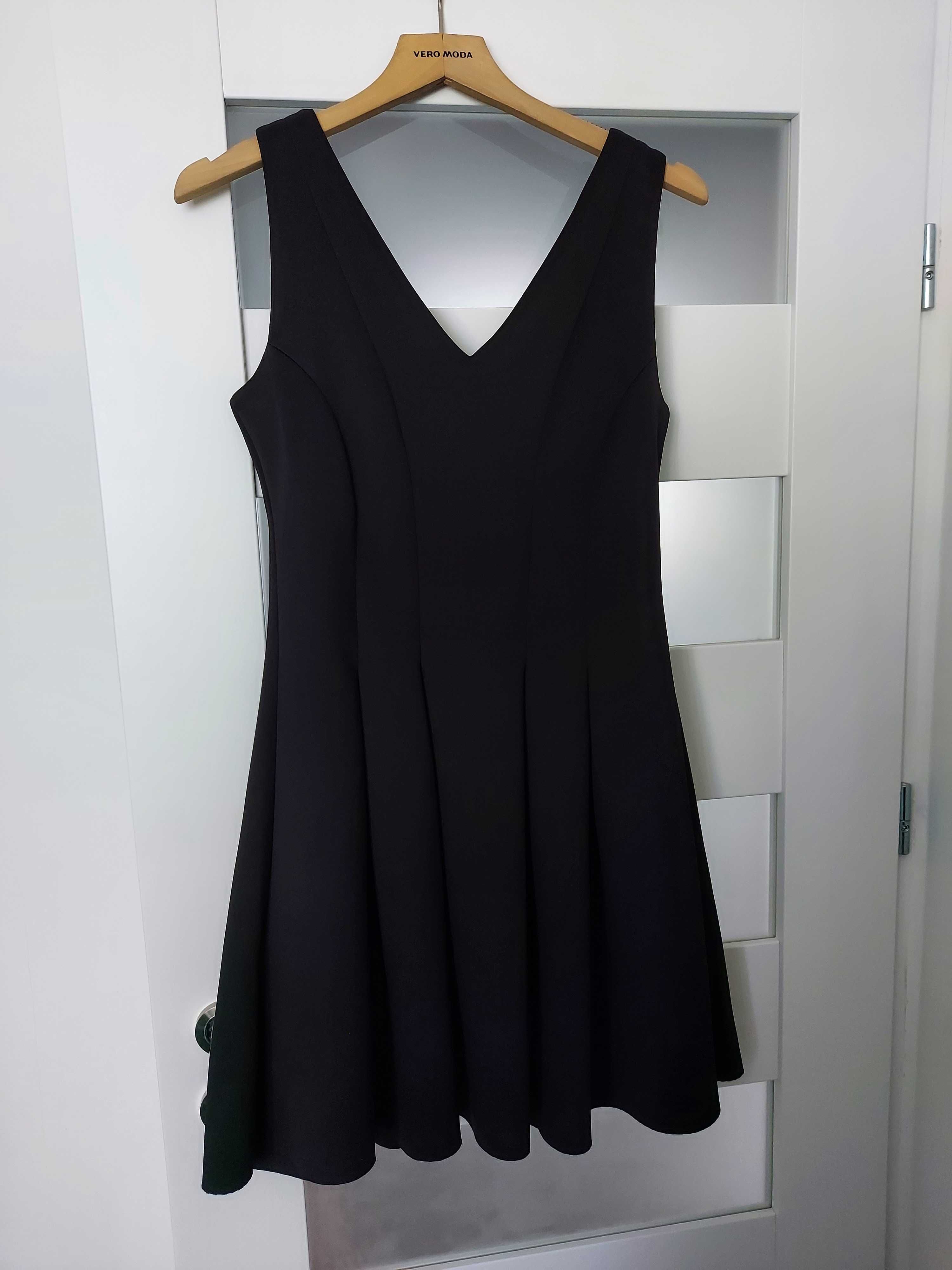 Czarna sukienka rozm M38