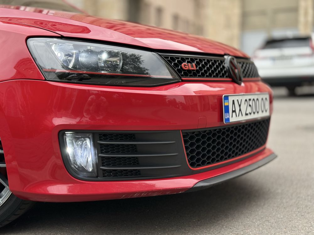Volkswagen Jetta GLI 2.0 TSI DSG 250 2013