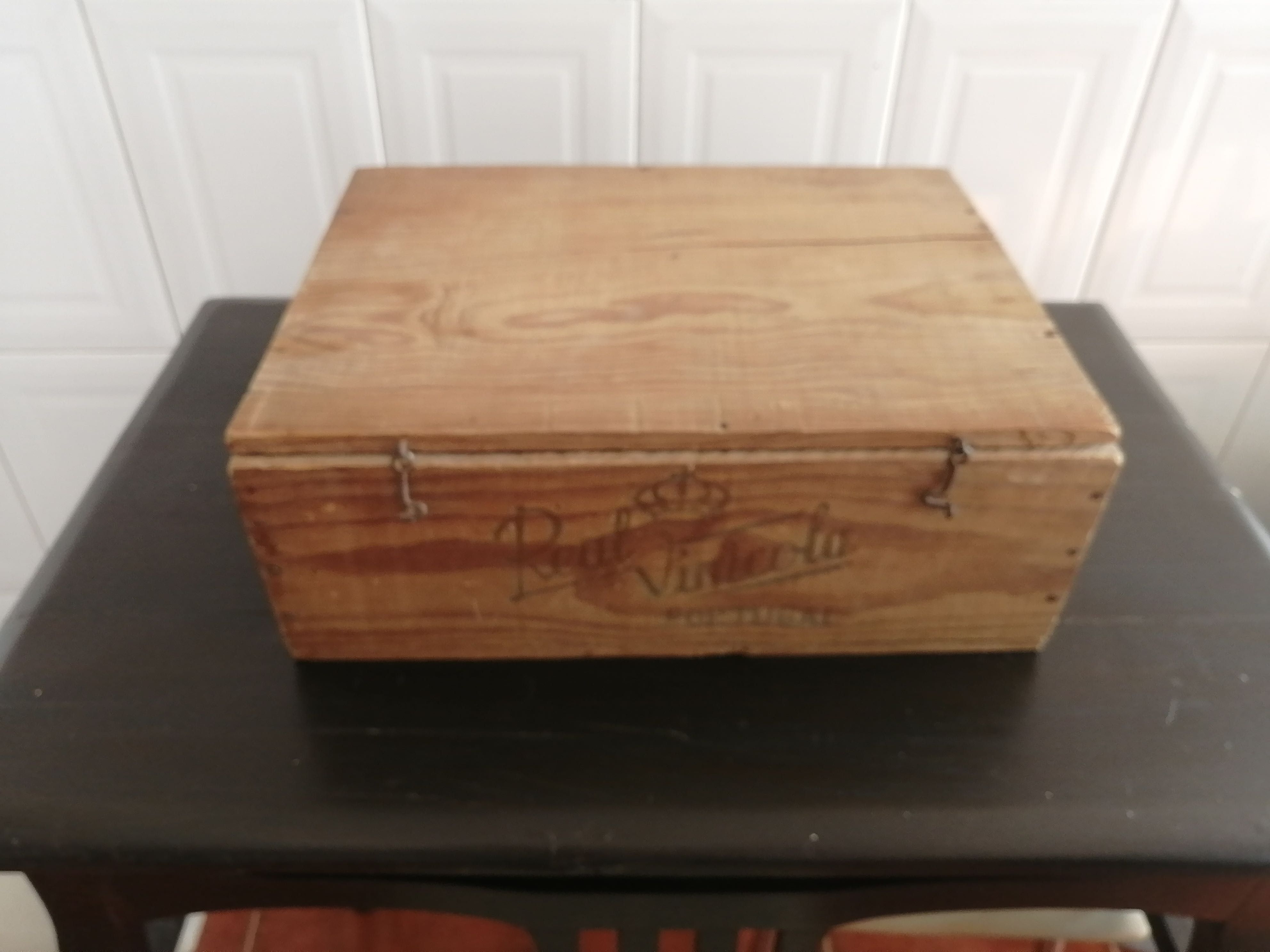 antigas caixas em madeira para vinhos