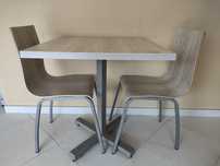Mesa e 2 cadeiras