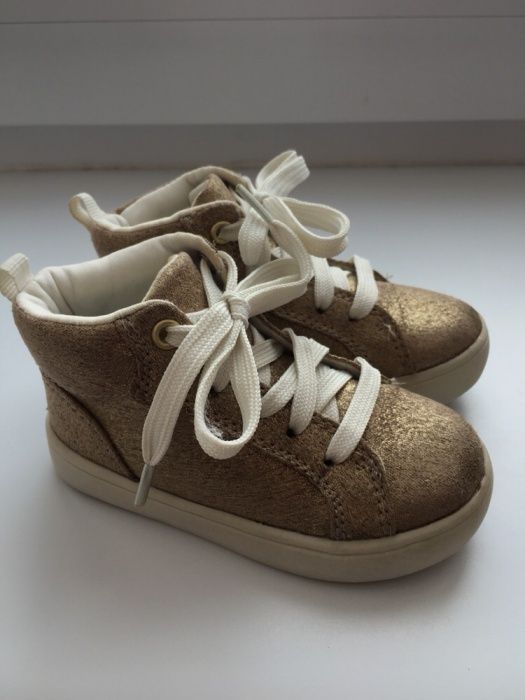 Ботинки Carter’s 13см кроссовки золотые детские