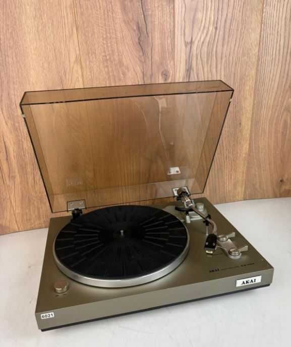 Gira discos - Akai AP100