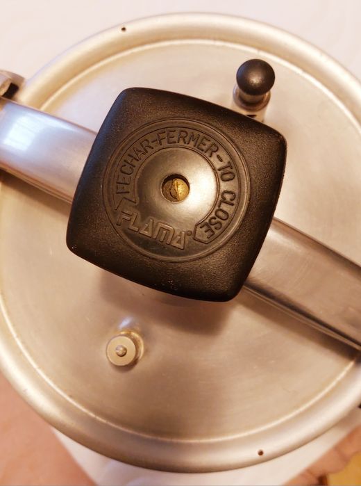 Panela pressão FLAMA 8L