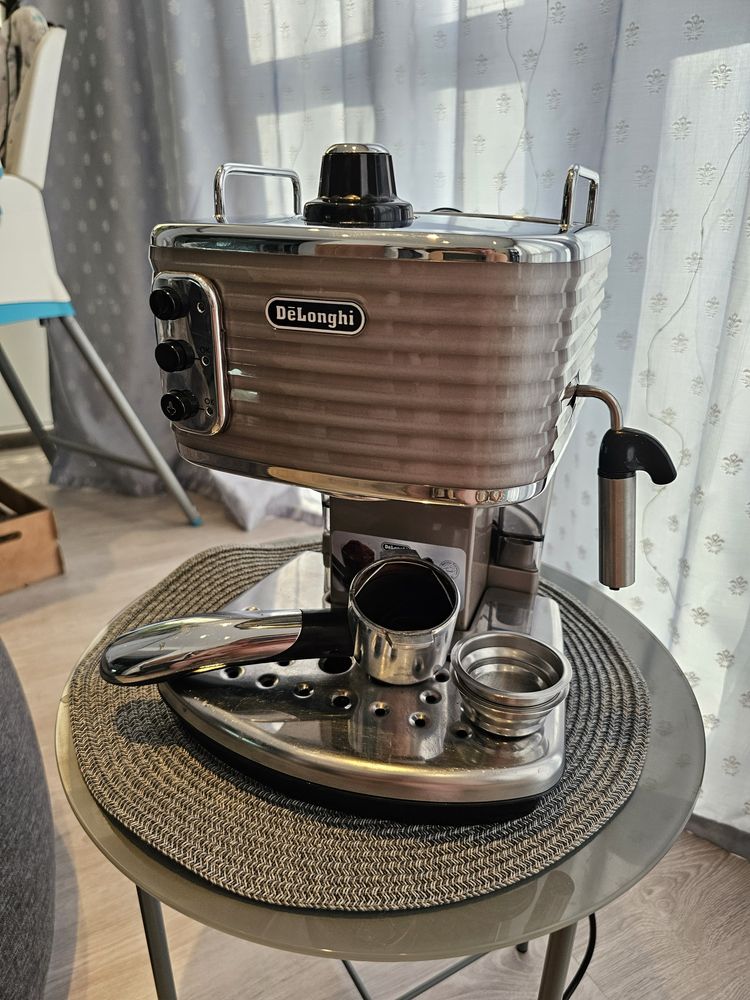Кавоварка DeLonghi