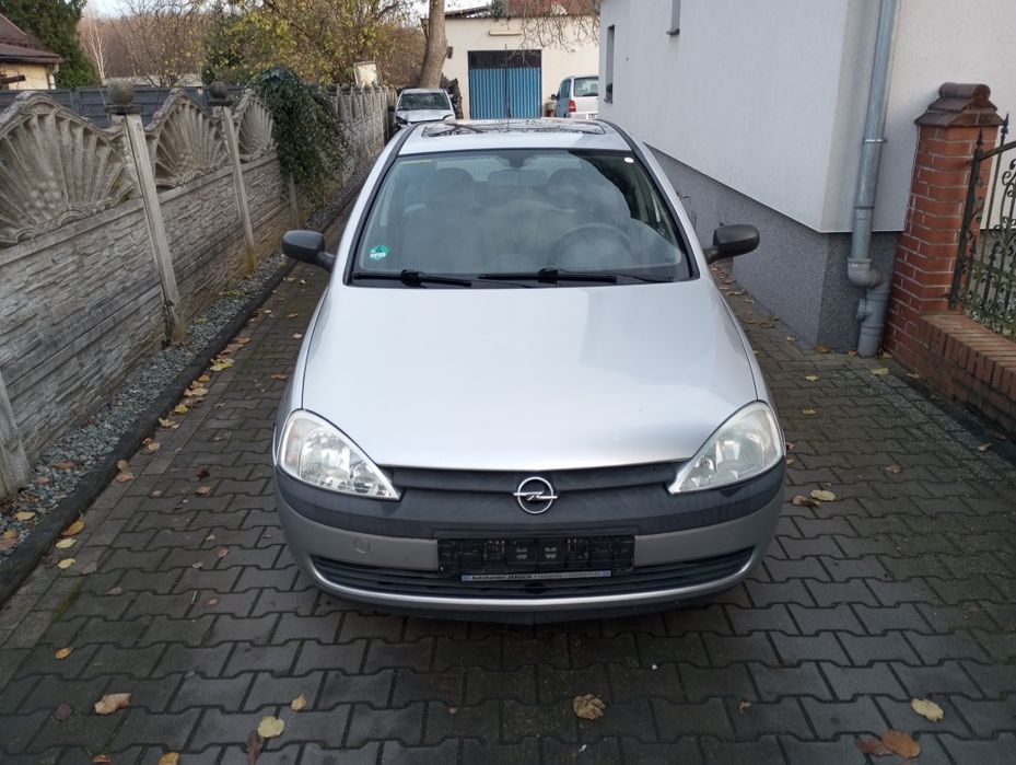 Opel Corsa 1.2 Ben. 2002 rok.