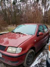 Запчастини на Volkswagen Polo 1,4 tdi. Бампер, фари, руль, та інше.