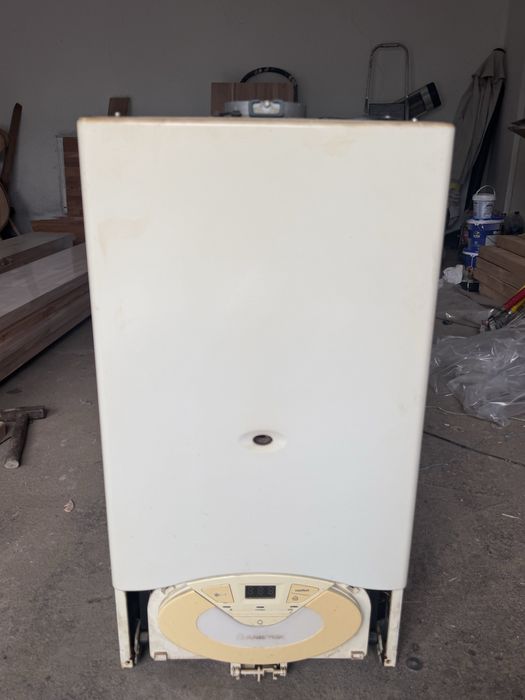 Продається Двох Контурний Котел Газовий Ariston