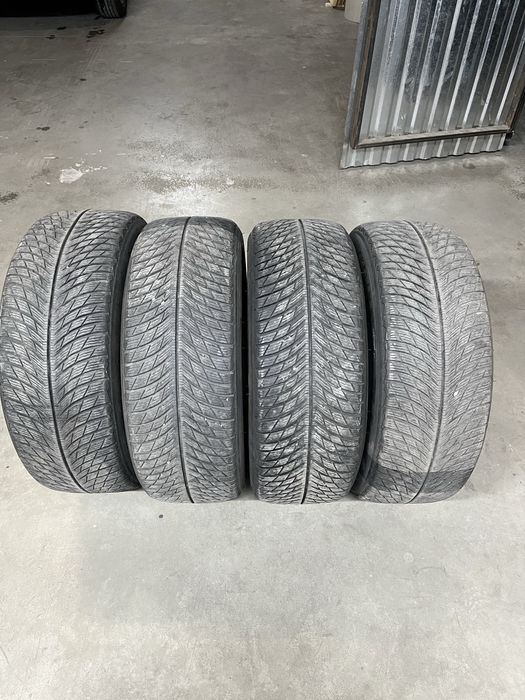 Michelin Pilot Alpin 5 SUV 235/50 R19