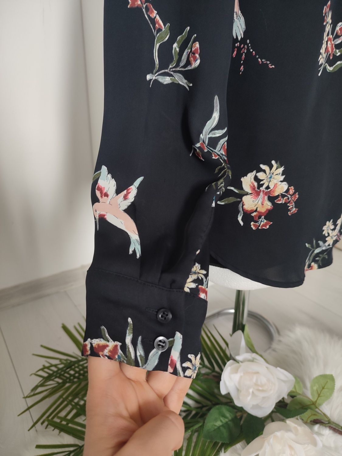 H&M koszula damska czarna długa we wzory ptaki i kwiaty rozmiar 34/36