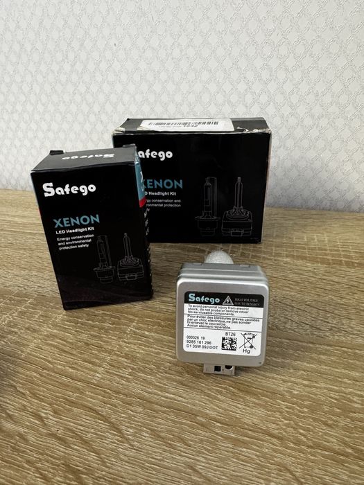 комплект світлодіодних фар Safego Xenon