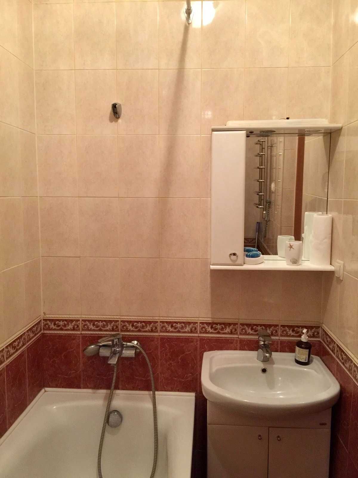 Здам 4к.кв., 2-рівнева квартира, вул.Тарасівська 3, метро Університет