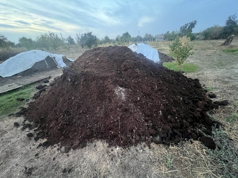 Пісок,щебінь,відсів,чернозем,глина,бут,перегній доставка