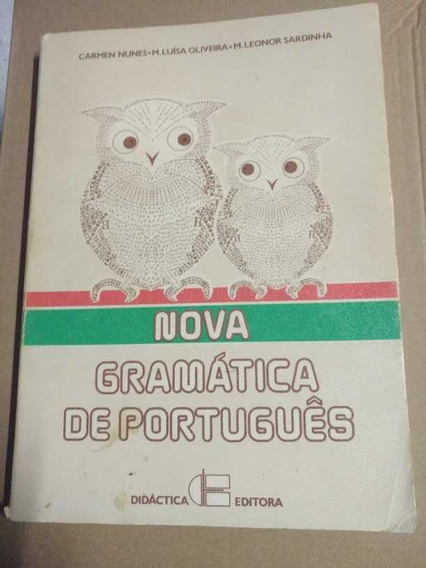 Vários livros de línguas