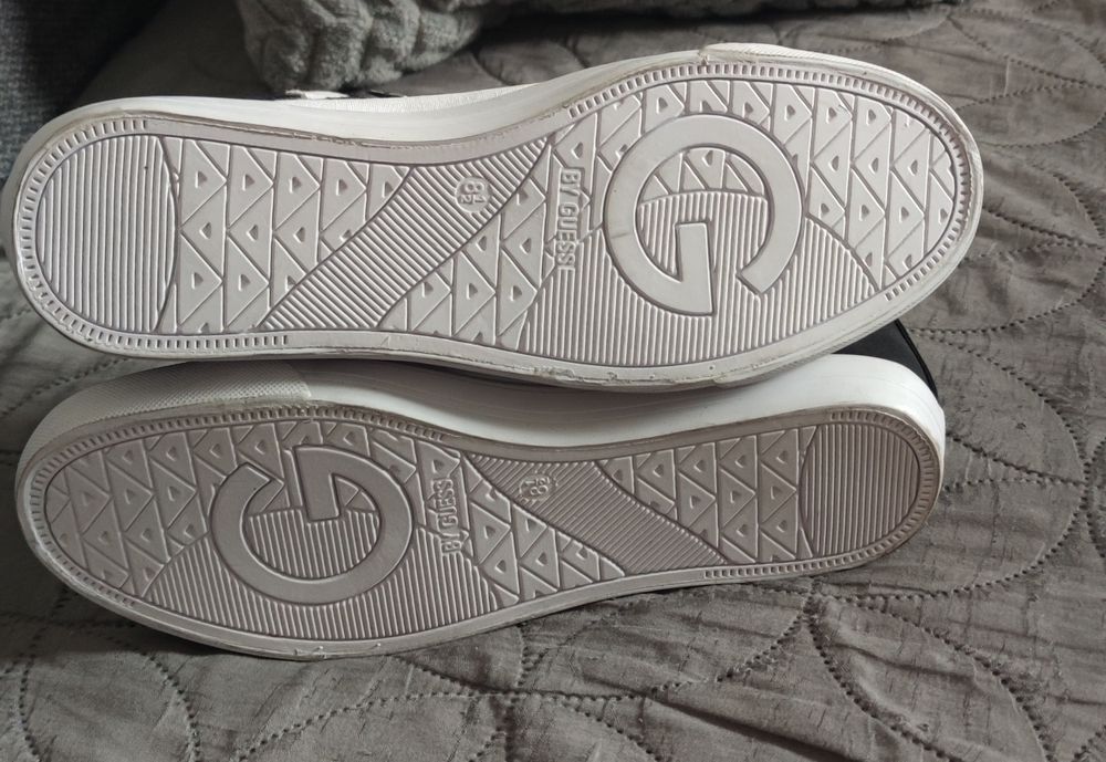Buty trampki damskie Guess By Guess. Rozmiar 8,5. Orginalne.