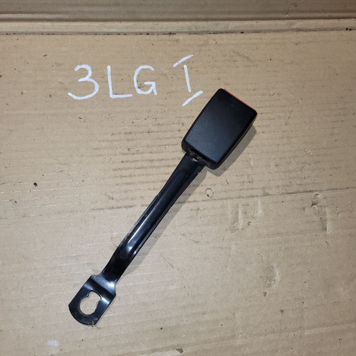 Zapinka zapięcie pasa bezpieczeństwa przód lewy audi a4 b5 LIFT 2001r