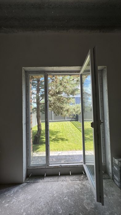 Таунхаус із чистовим наповненням у Стоянці біля рекреаційної зони