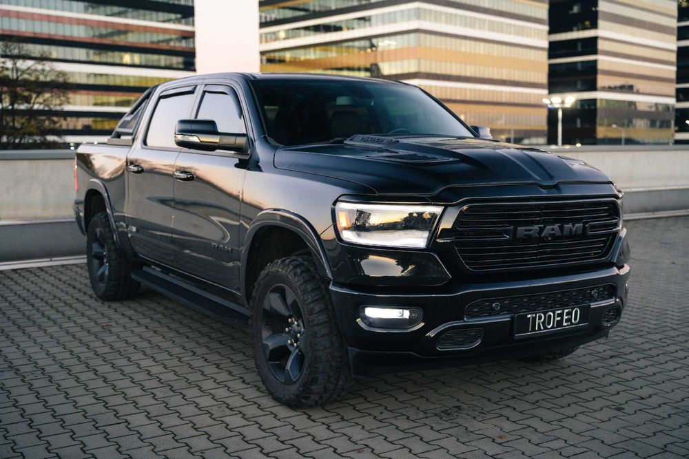 Wynajem Dodge RAM 1500 Bighorn 4×4 5.7L HEMI wypożyczalnia samochodów